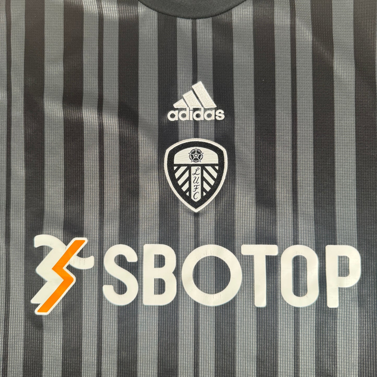 Leeds United 2022/2023 Third Shirt 2XL