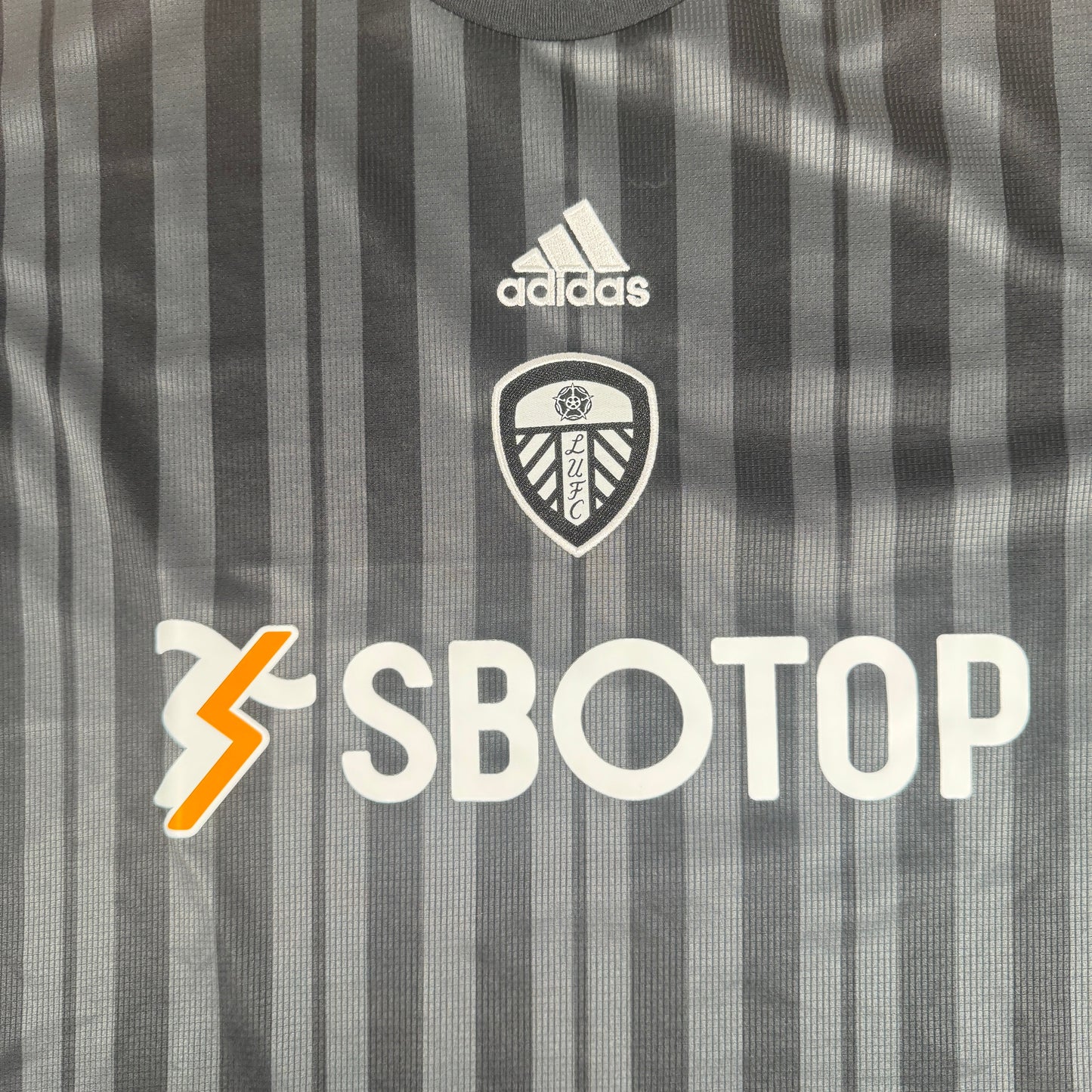 Leeds United 2022/2023 Third Shirt XL