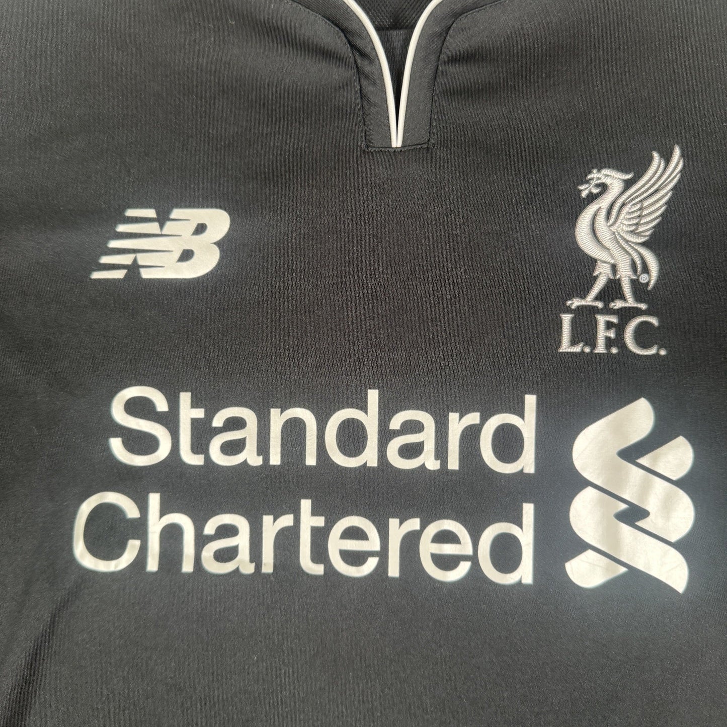 Liverpool 2016/2017 Away Football Shirt Medium