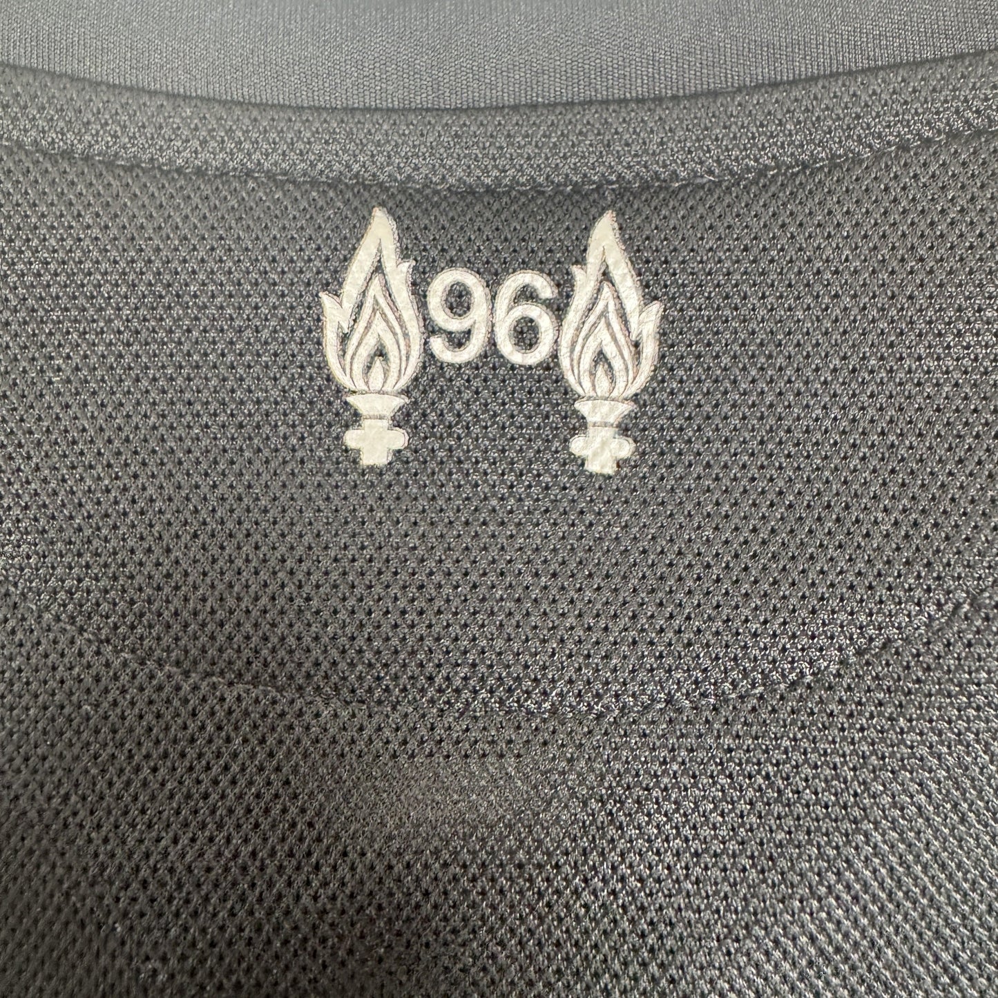 Liverpool 2016/2017 Away Football Shirt Medium