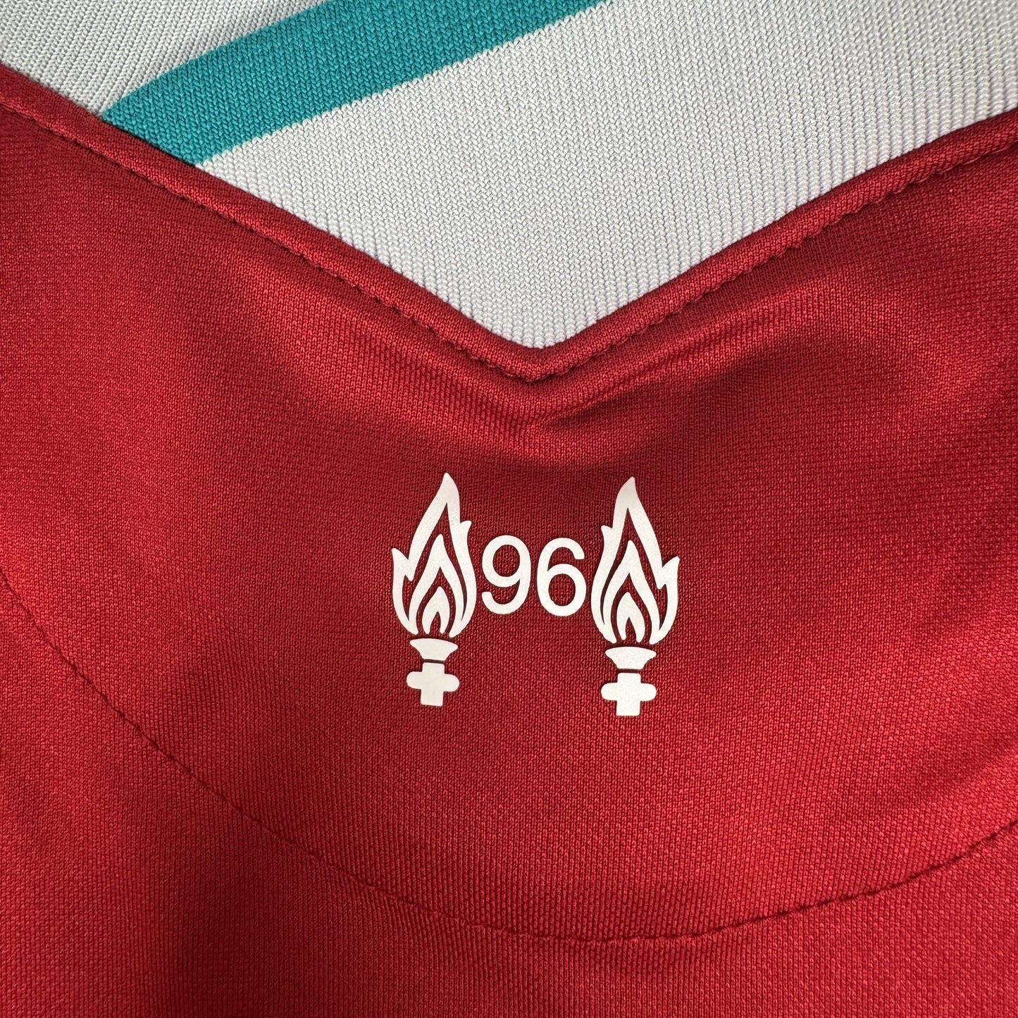 Liverpool 2020/2021 Home Football Shirt Medium