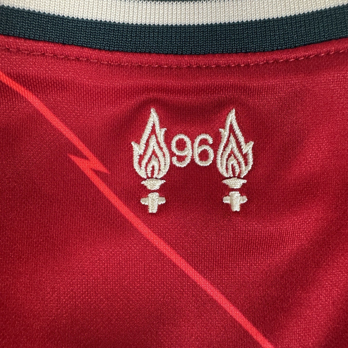 Liverpool 2021/2022 Home Football Shirt XXL