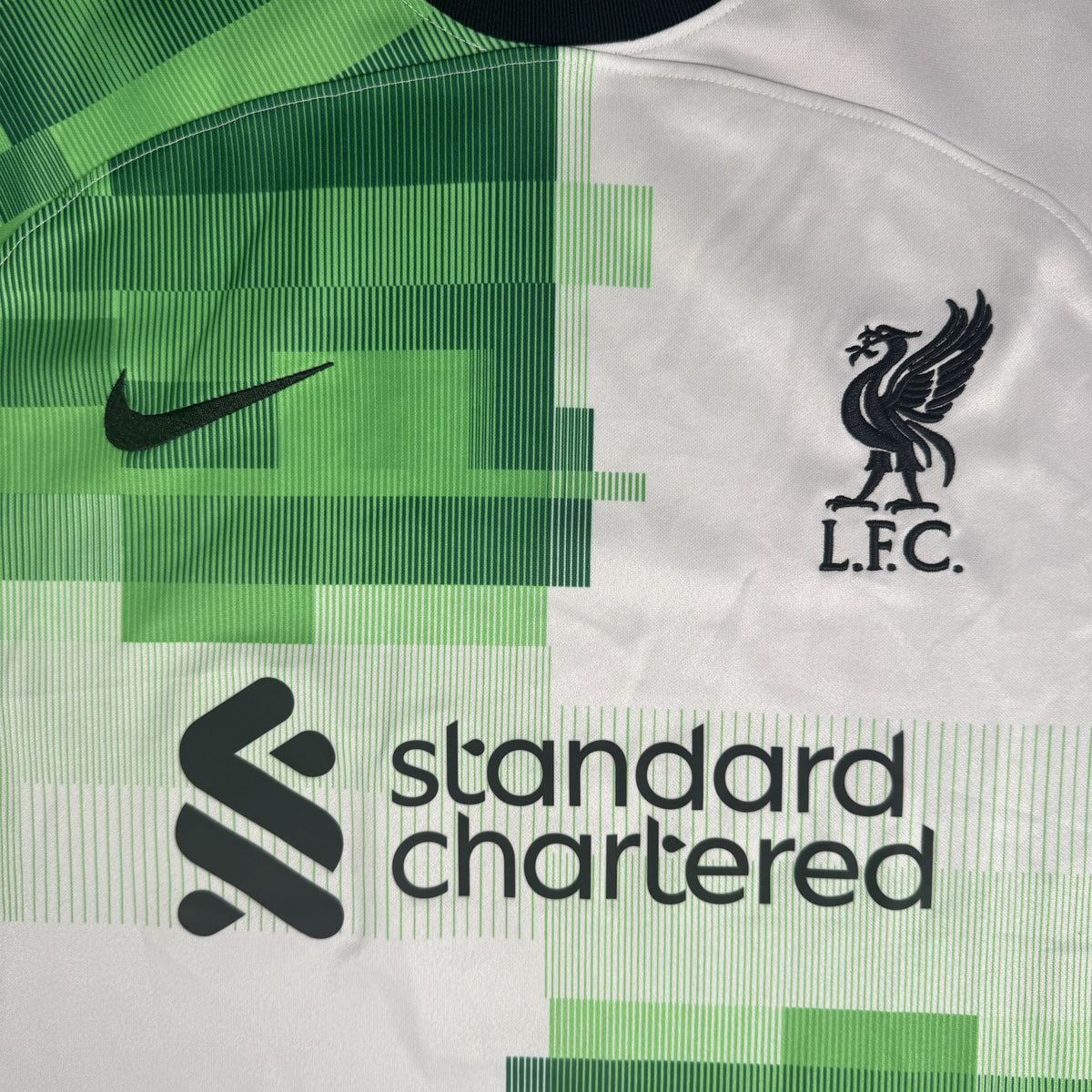 Liverpool 2023/2024 Away Shirt XXL