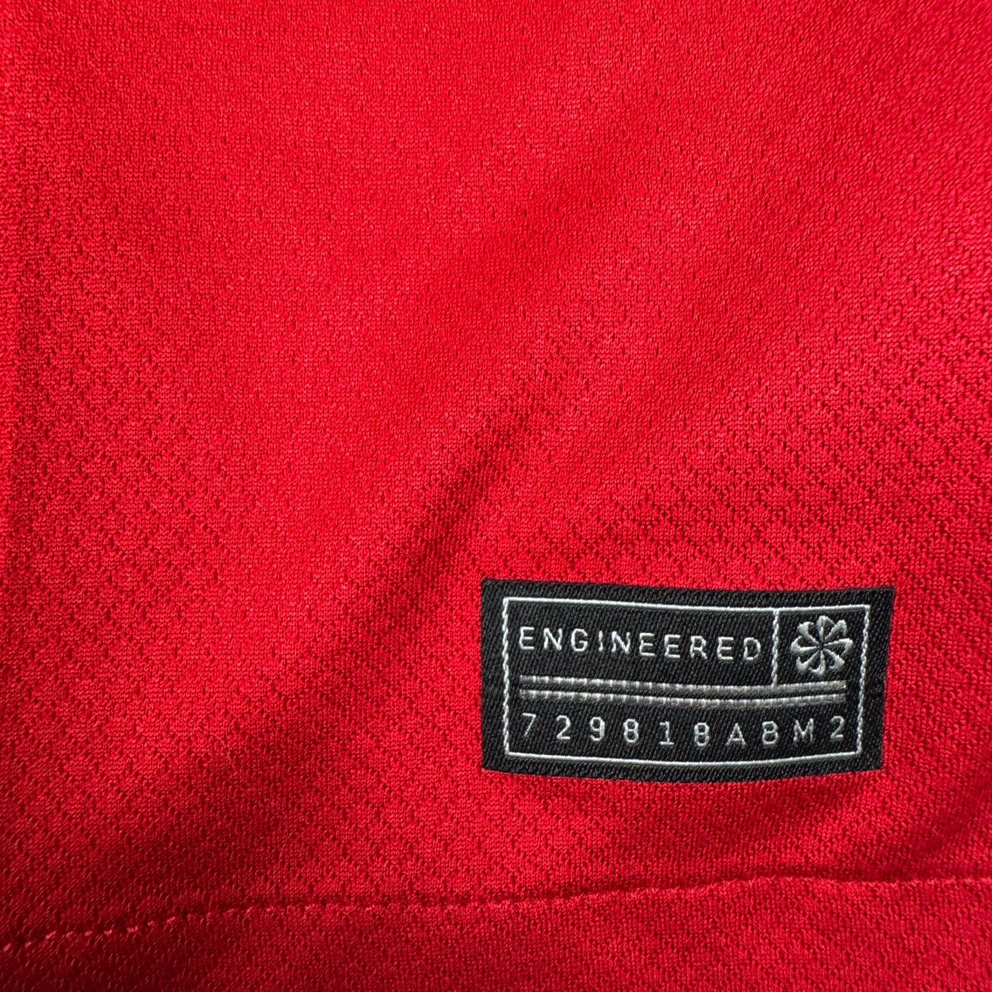 Liverpool 2023/2024 Home Football Shirt Medium BNWT