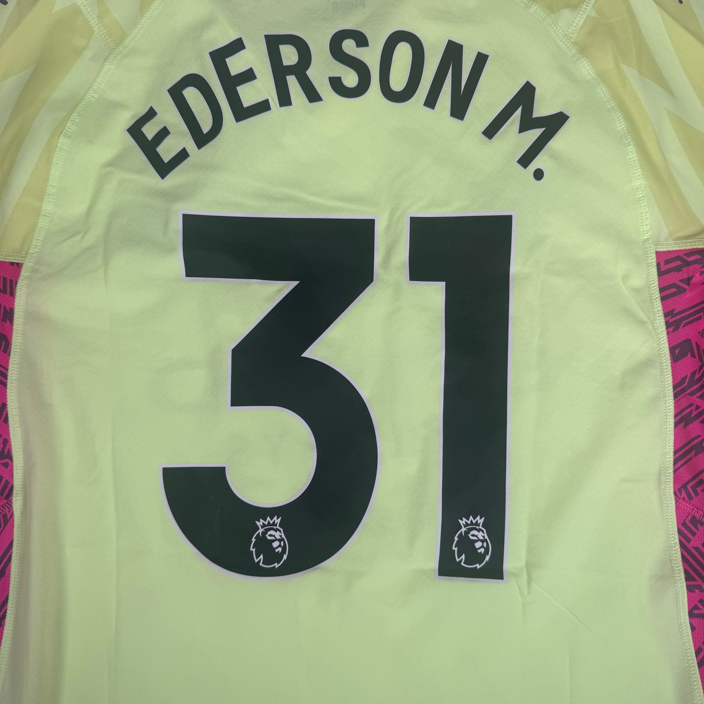 Manchester City 2023/2024 Ultraweave Goalkeeper Shirt XL BNWT