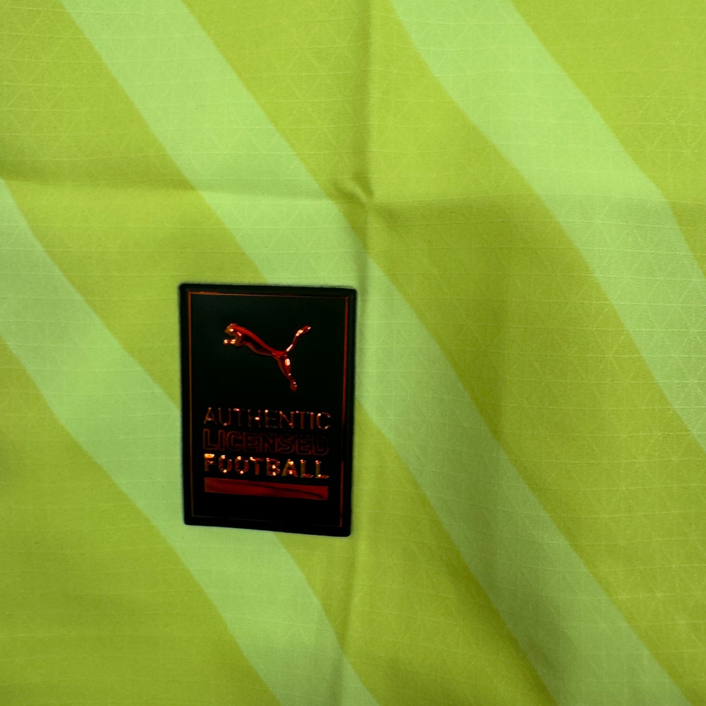 Manchester City 2023/2024 Ultraweave Goalkeeper Shirt XL BNWT