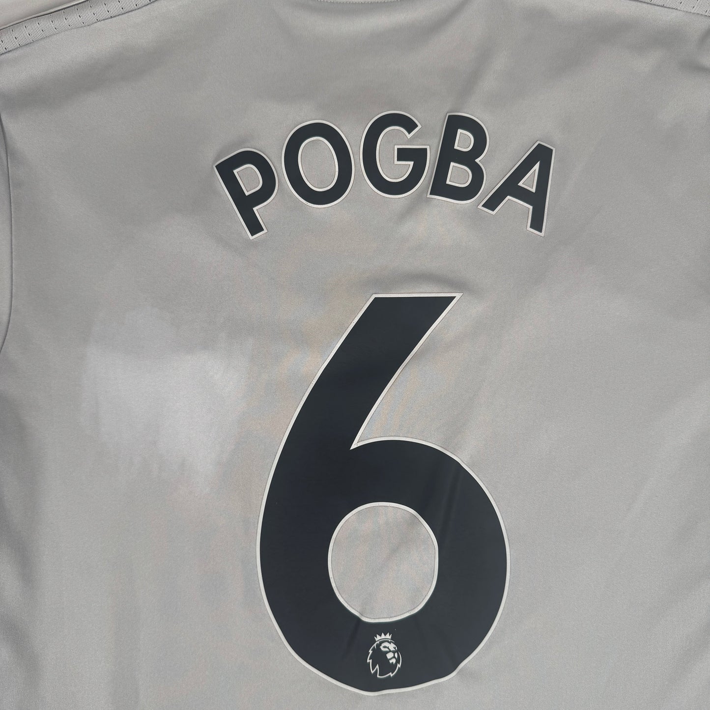 Manchester United 2017/2018 Third Shirt Large POGBA 6