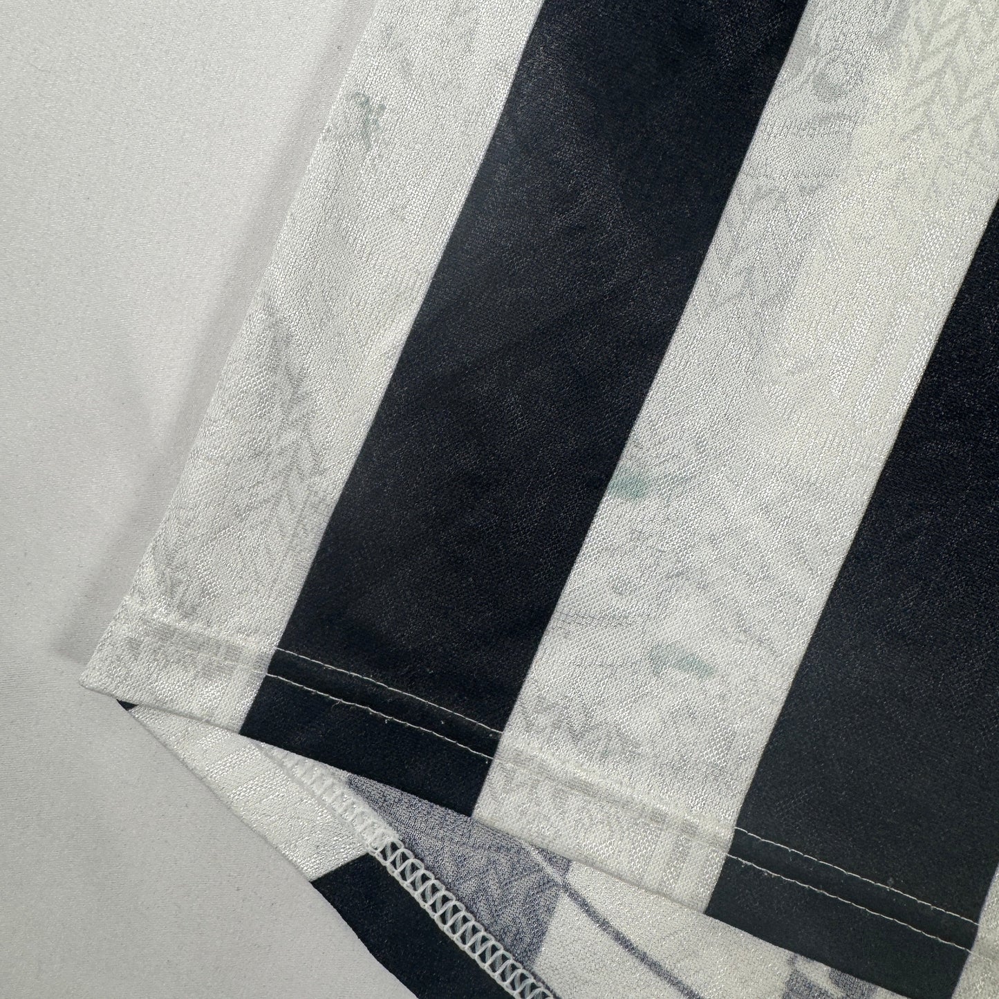 Newcastle United 1997/1998/1999 Home Football Shirt Small