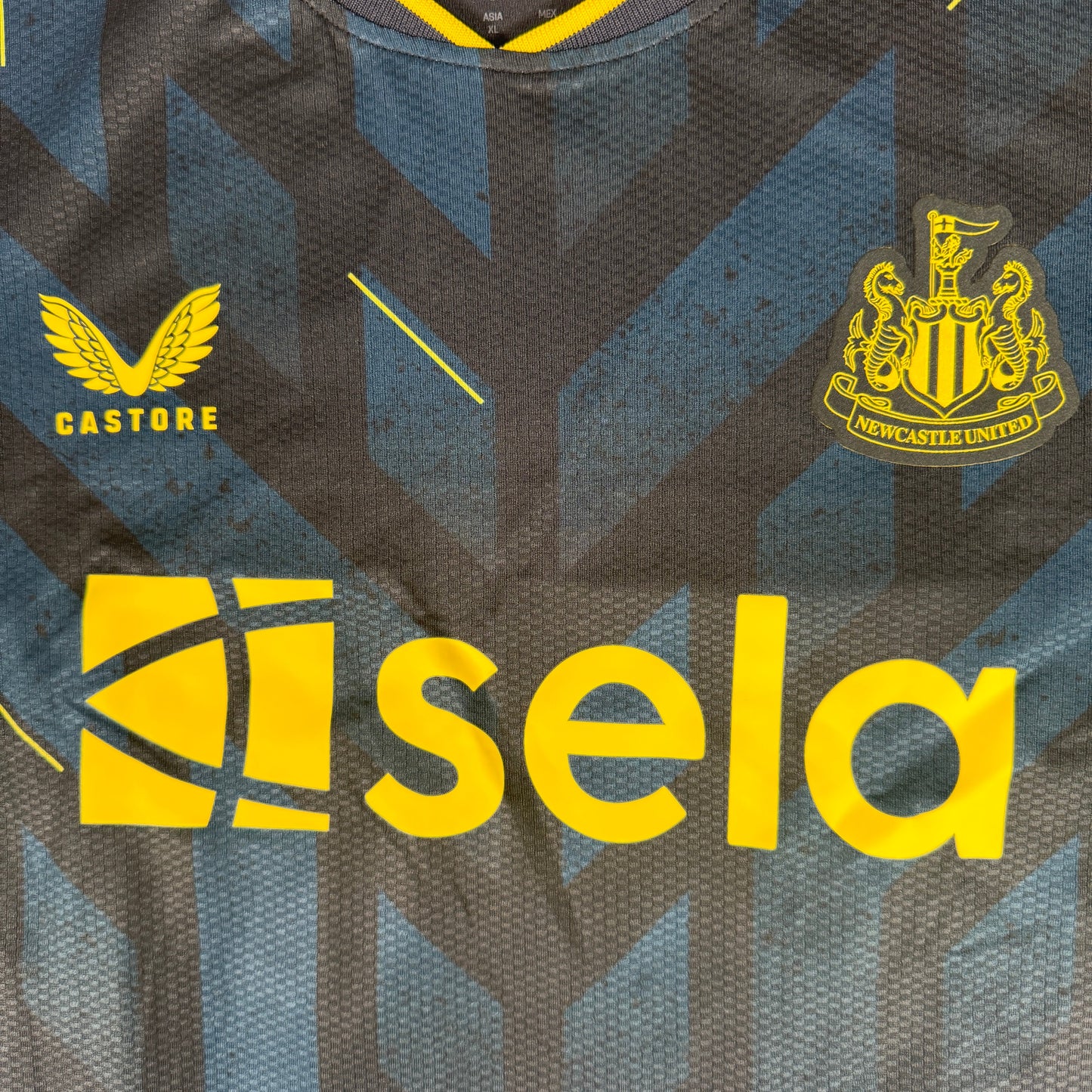 Almiron 24 Newcastle United 2023/2024 Pro Third Shirt Large