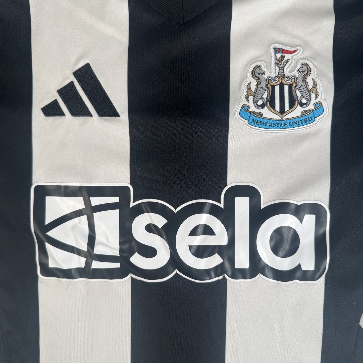 Newcastle United 2024/2025 Home Football Shirt Small