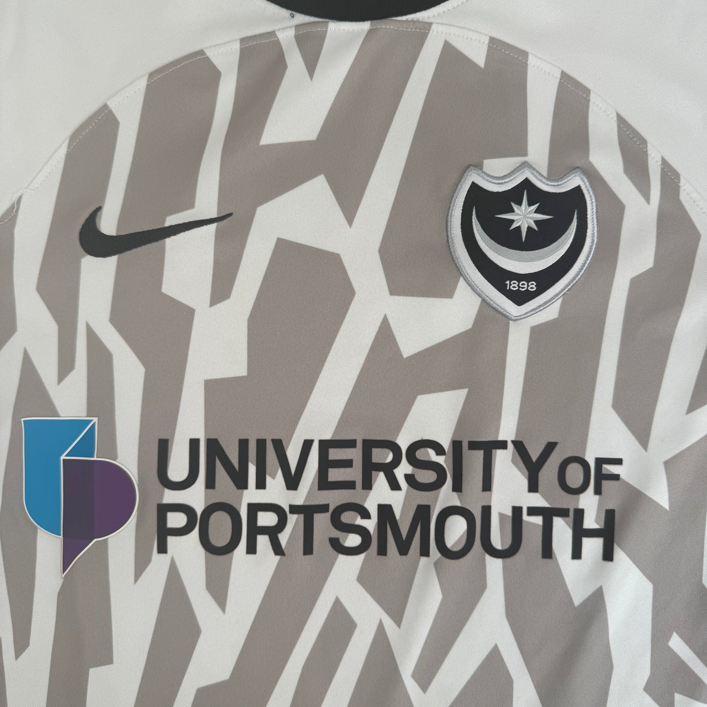 Portsmouth 2023/2024 Away Football Shirt Medium