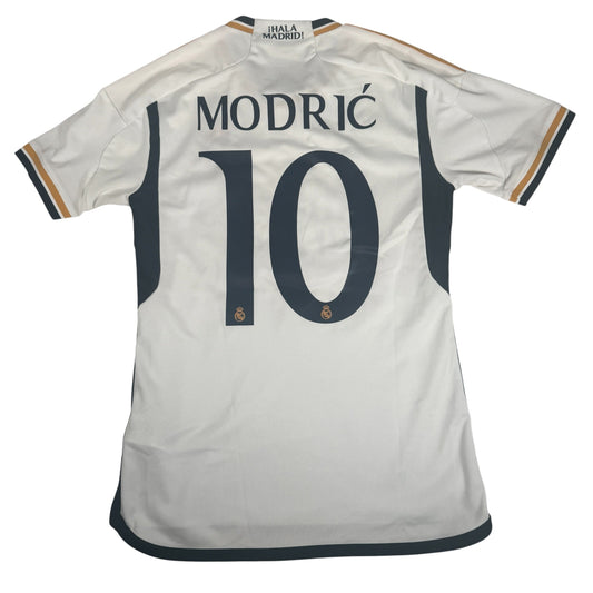 Real Madrid 2023/2024 Home Shirt Small MODRIC 10