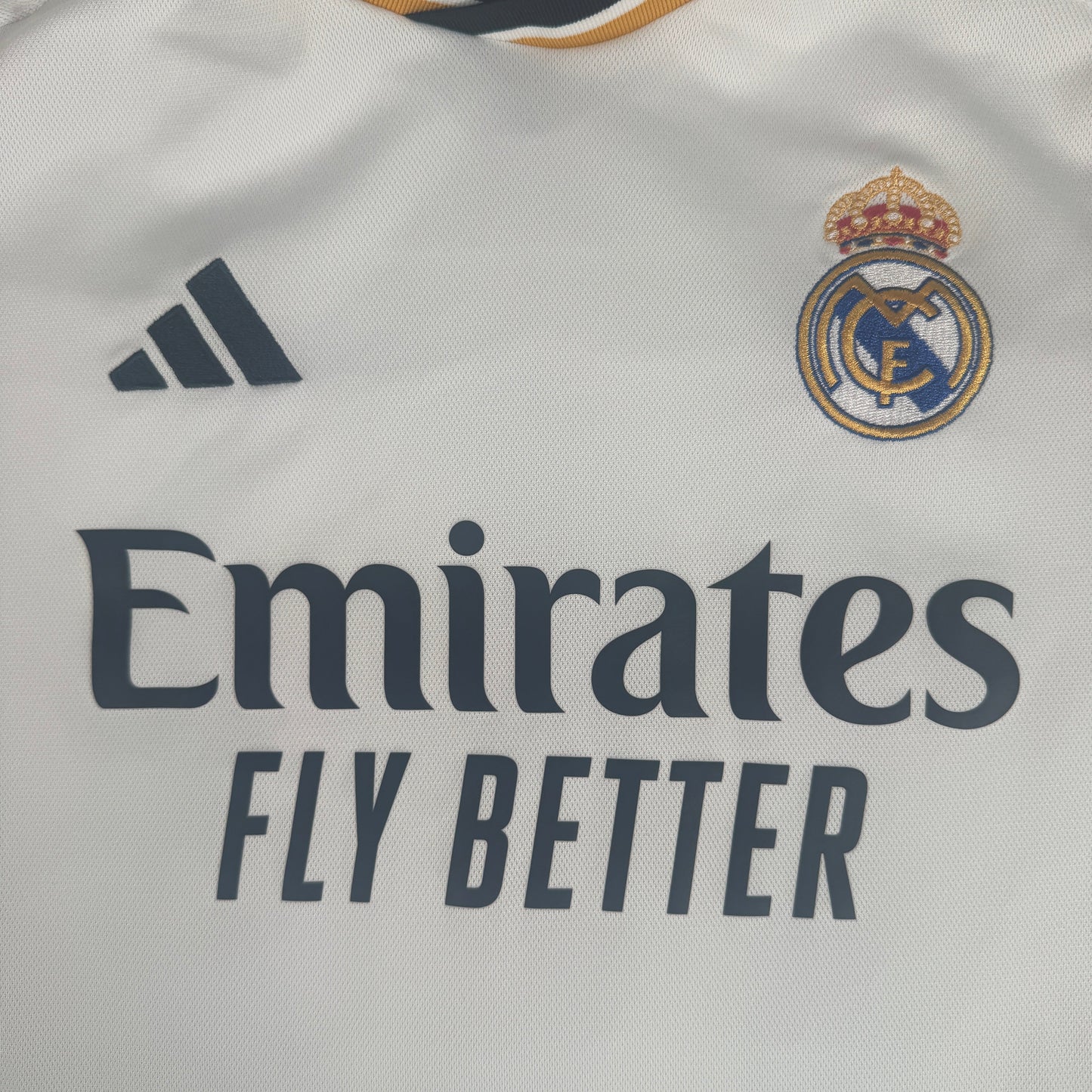 Real Madrid 2023/2024 Home Shirt Small MODRIC 10