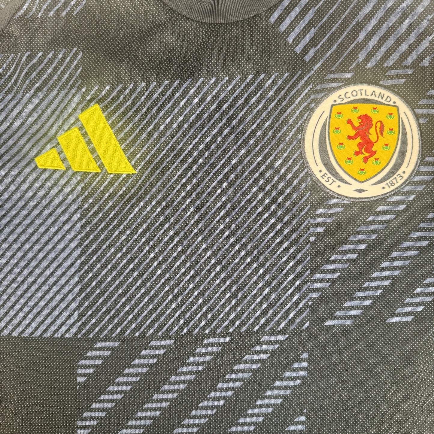 Scotland 2024/2025/2026 Home Shirt Small