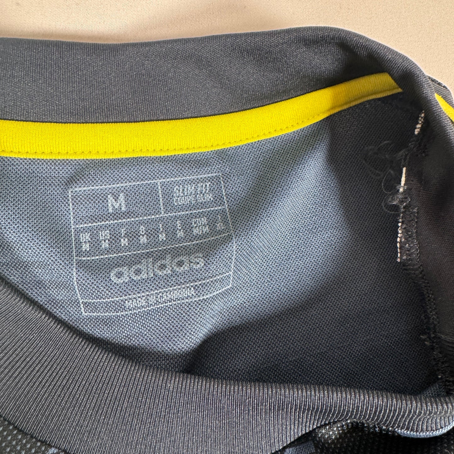 Scotland 2024/2025 Home Football Shirt Medium