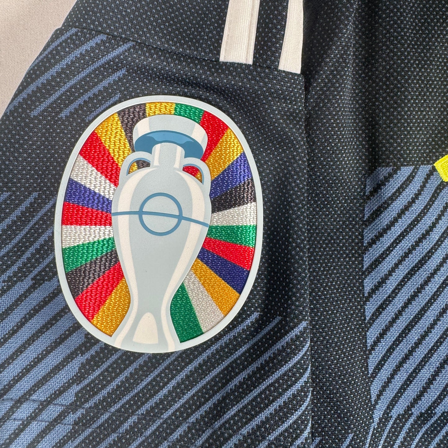 Scotland 2024/2025 Home Football Shirt Medium