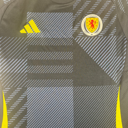 Scotland 2024/2025 Home Football Shirt XL