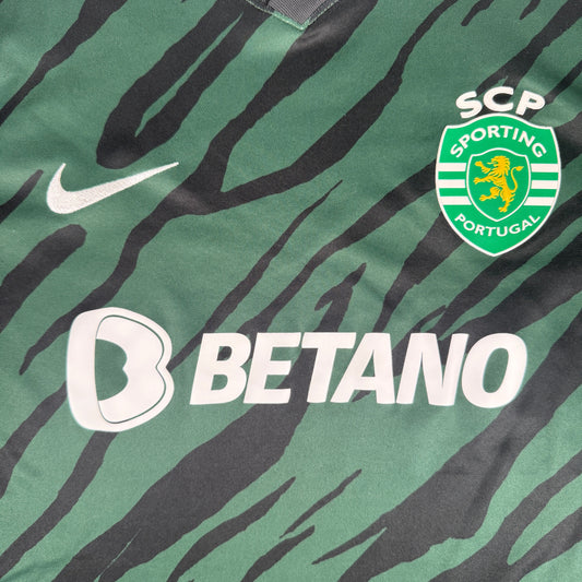 Sporting CP 2021/2022 Third Football Shirt XL