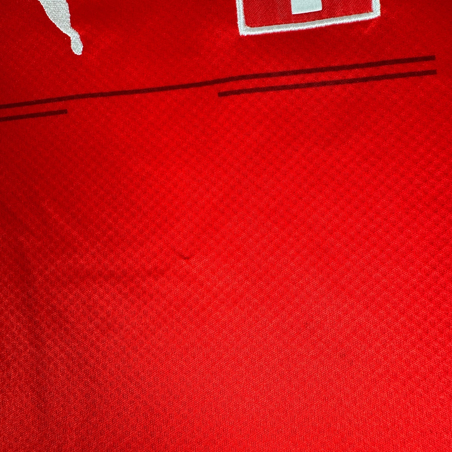 Switzerland 2020/2021 Home Football Shirt Small