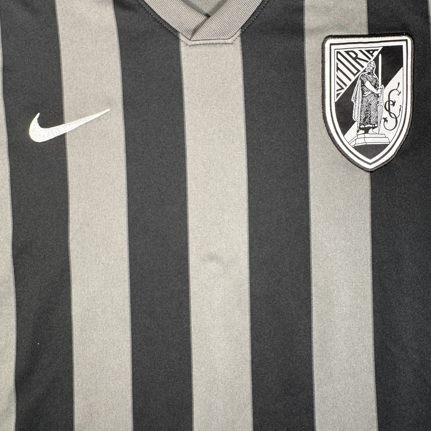 Vitória Guimarães 2015/2016 Away Football Shirt Medium