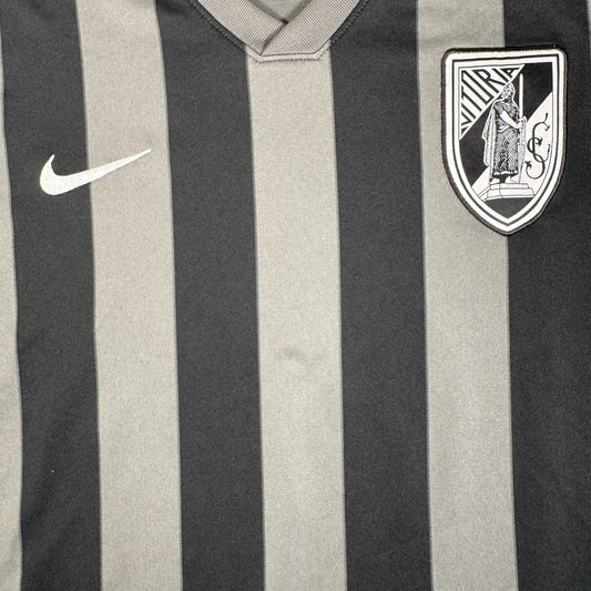 Vitória Guimarães 2015/2016 Away Football Shirt Medium