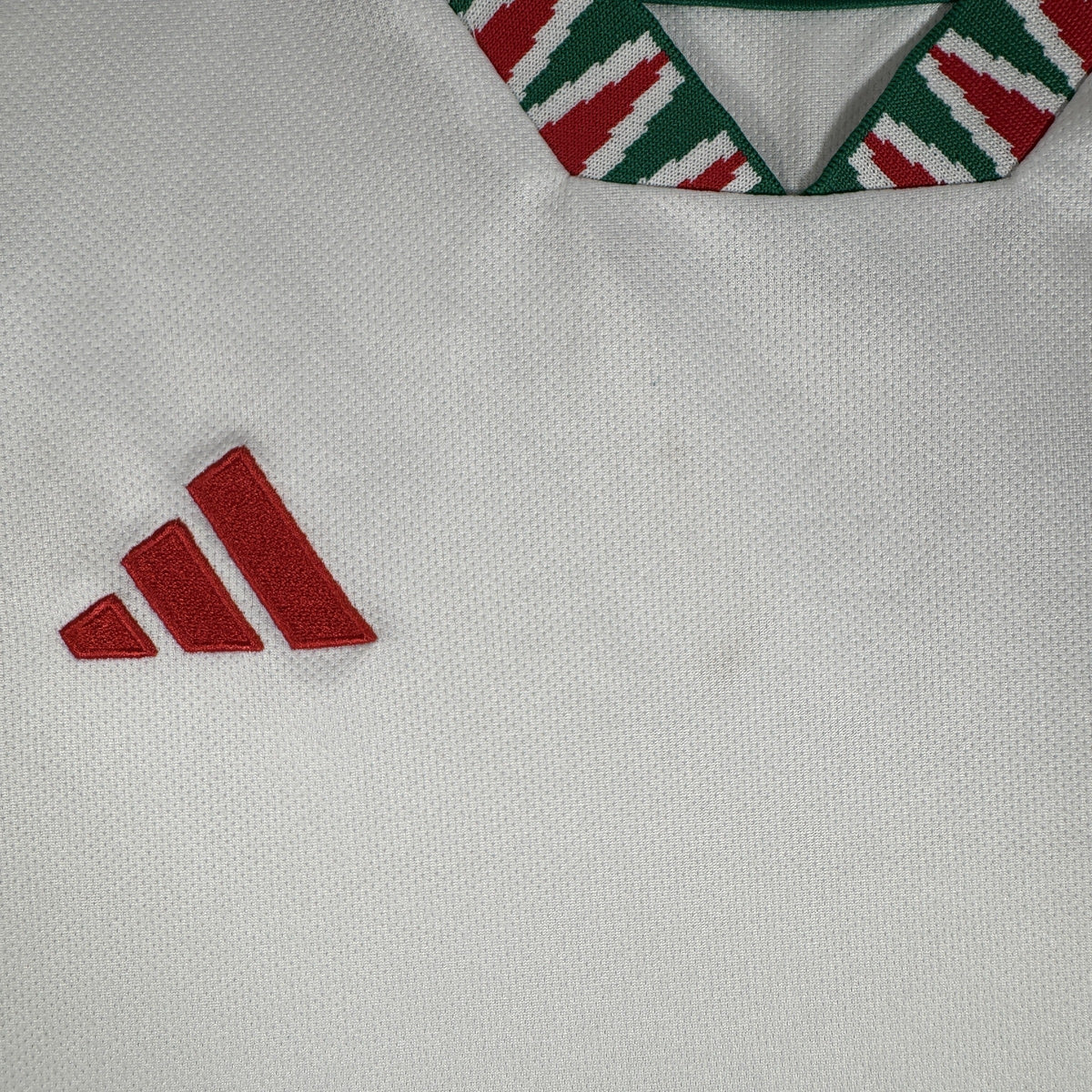 Wales 2022/2023/2024 Away Football Shirt Medium