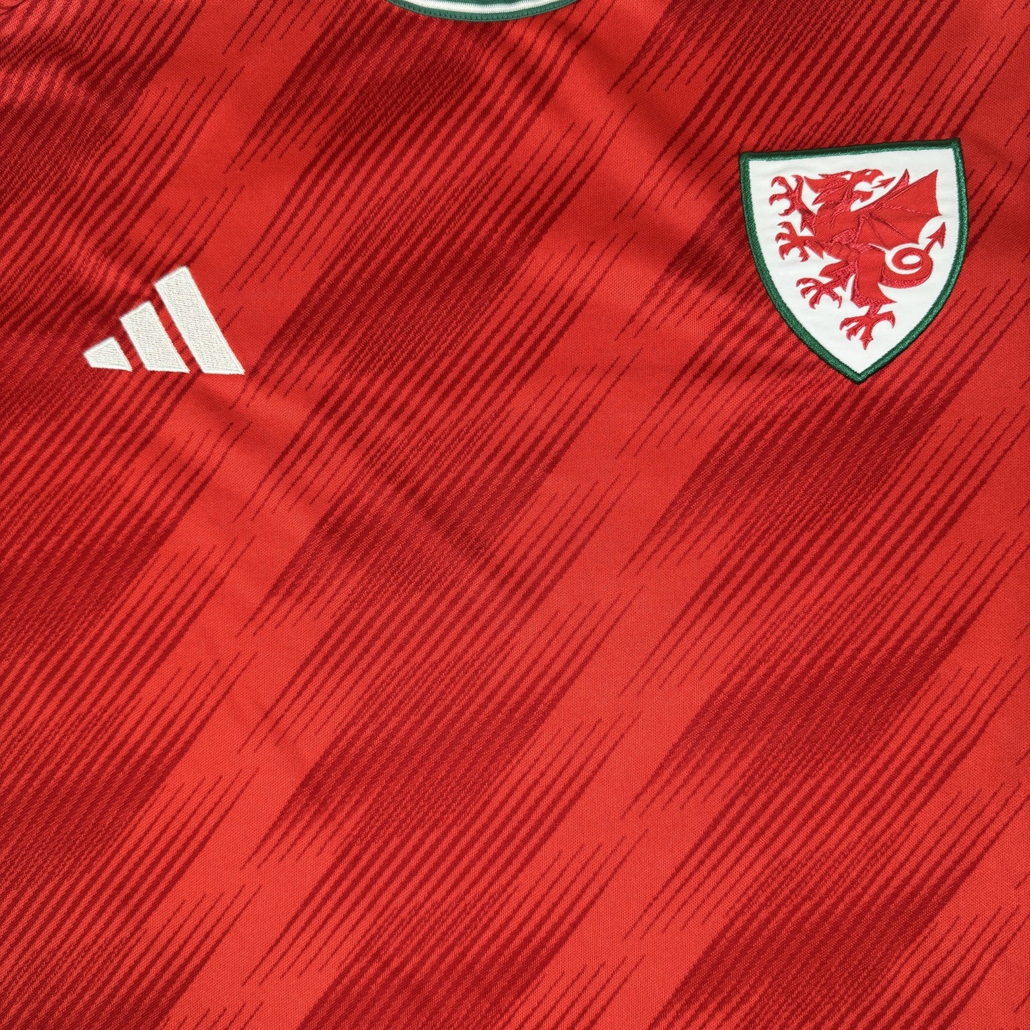Wales 2022/2023/2024 Home Football Shirt XL