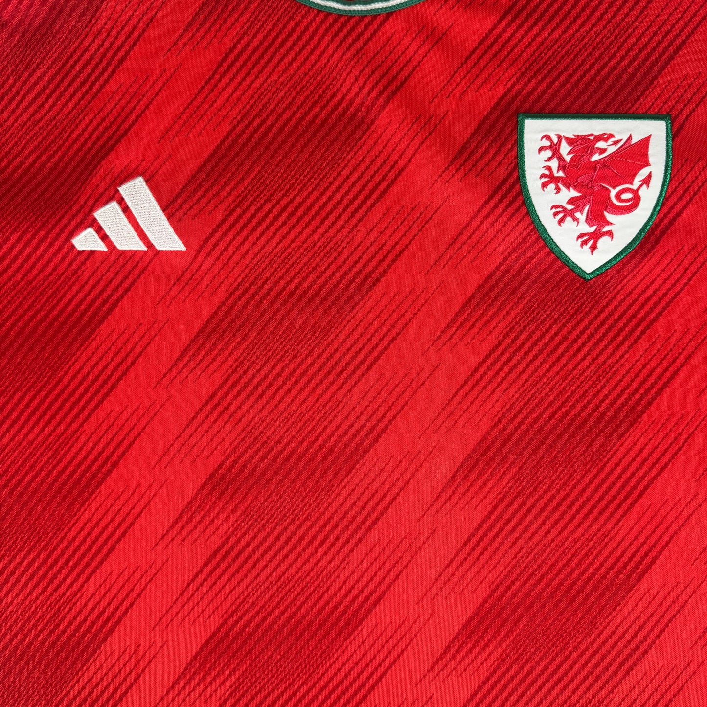 Wales 2022/2023/2024 Home Shirt Large