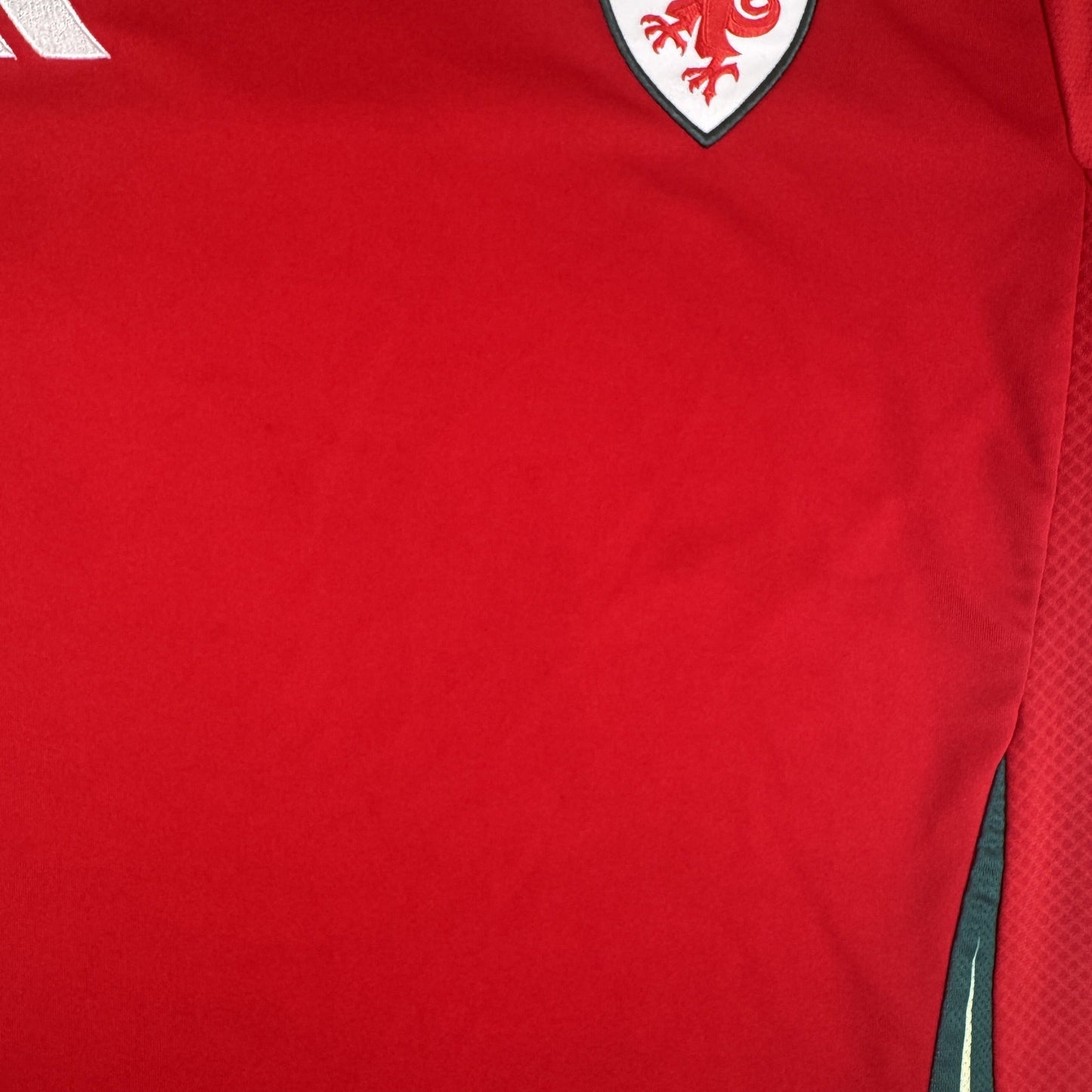 Wales 2024/2025/2026 Home Football Shirt Large
