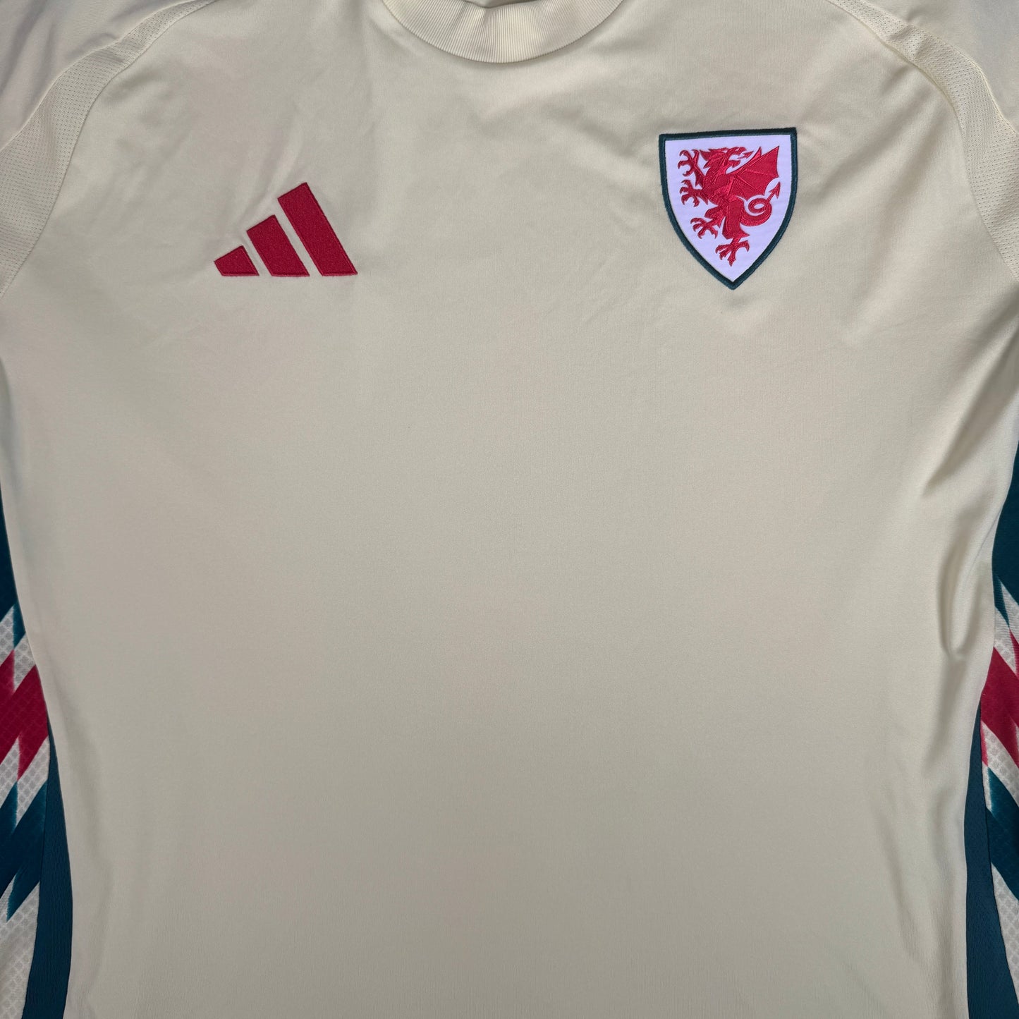 Wales 2024/2025/2026 Away Football Shirt 2XL