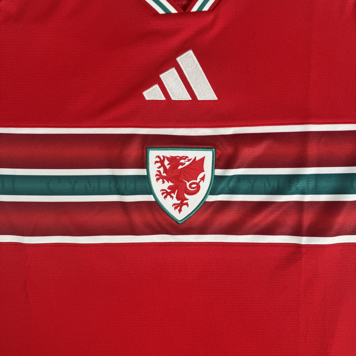 Wales 2026/2027 Home Football Shirt Large