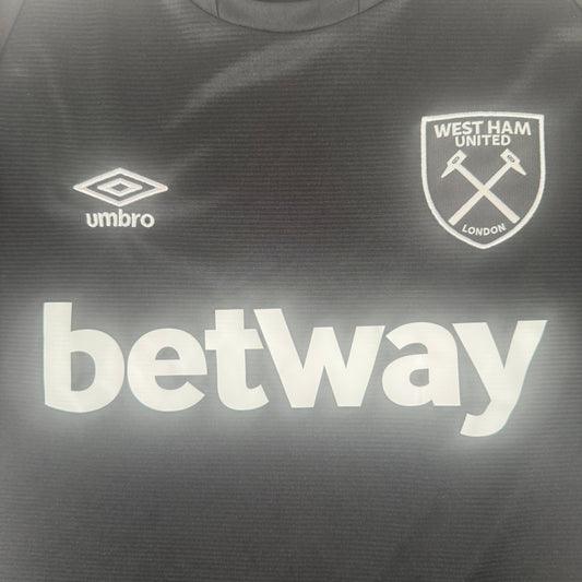West Ham United 2022/2023 Away Football Shirt Medium