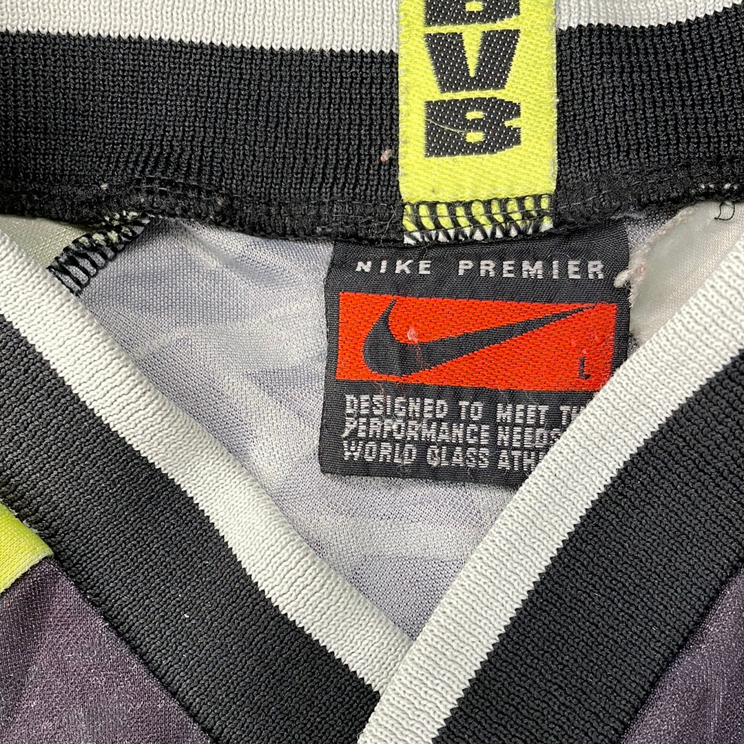 Nike Large label