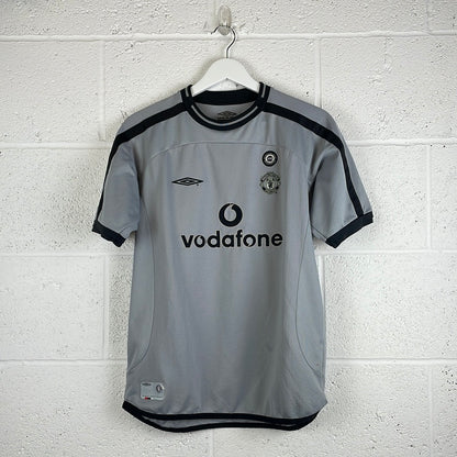 Manchester United 2000/2001 Away Goalkeeper Shirt 