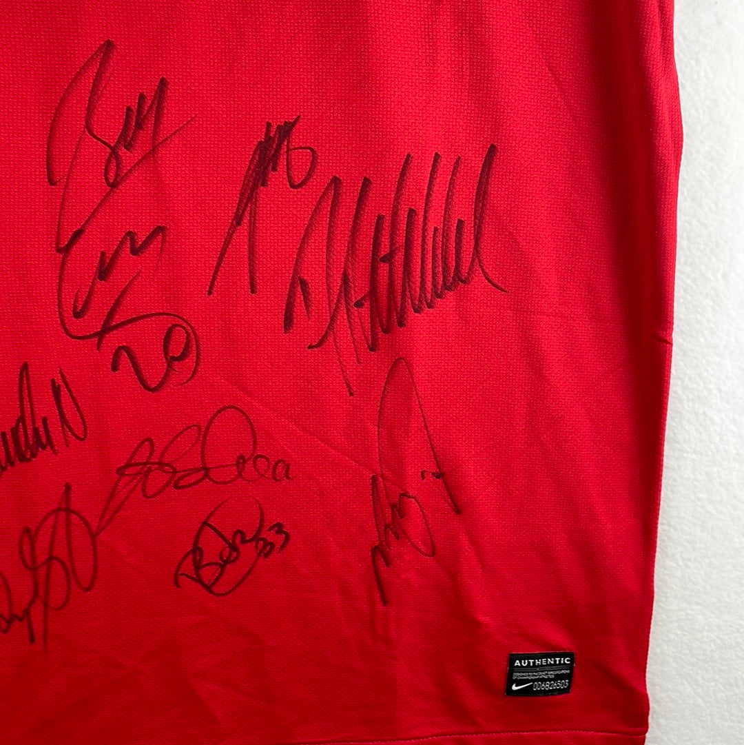 Manchester United 2010/2011 Squad Signed Home Shirt - United COA