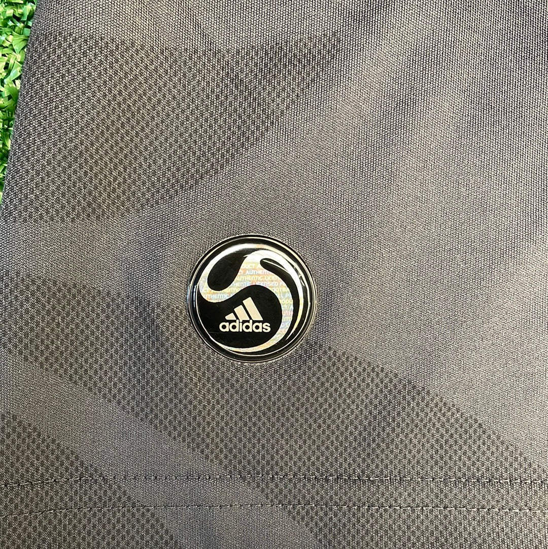 Liverpool 2009 Away Shirt - 37 SKRTEL - Small - Excellent