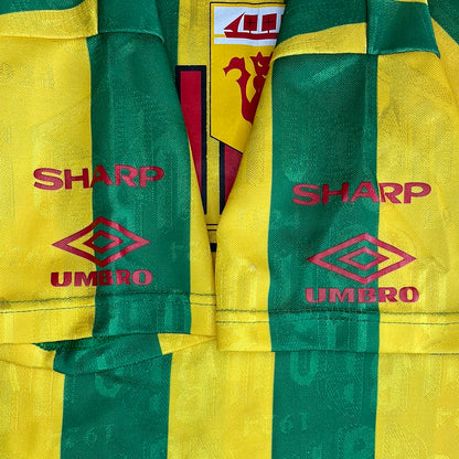 Manchester United 1992-1993 Green & Gold Training Shirt - LB/ Small Adult - Very Good Condition