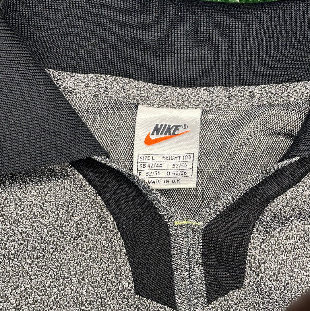 Nike neck size label