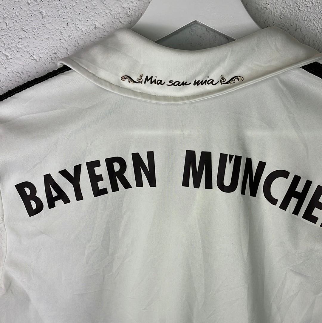bayern munich junior football kit