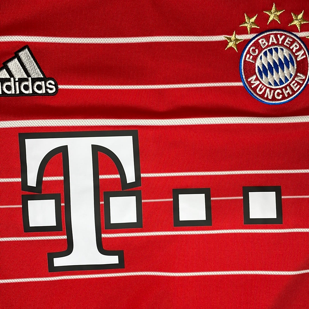 Bayern Munich 2022 2023 Long Sleeve Home Shirt - Medium - BNWT