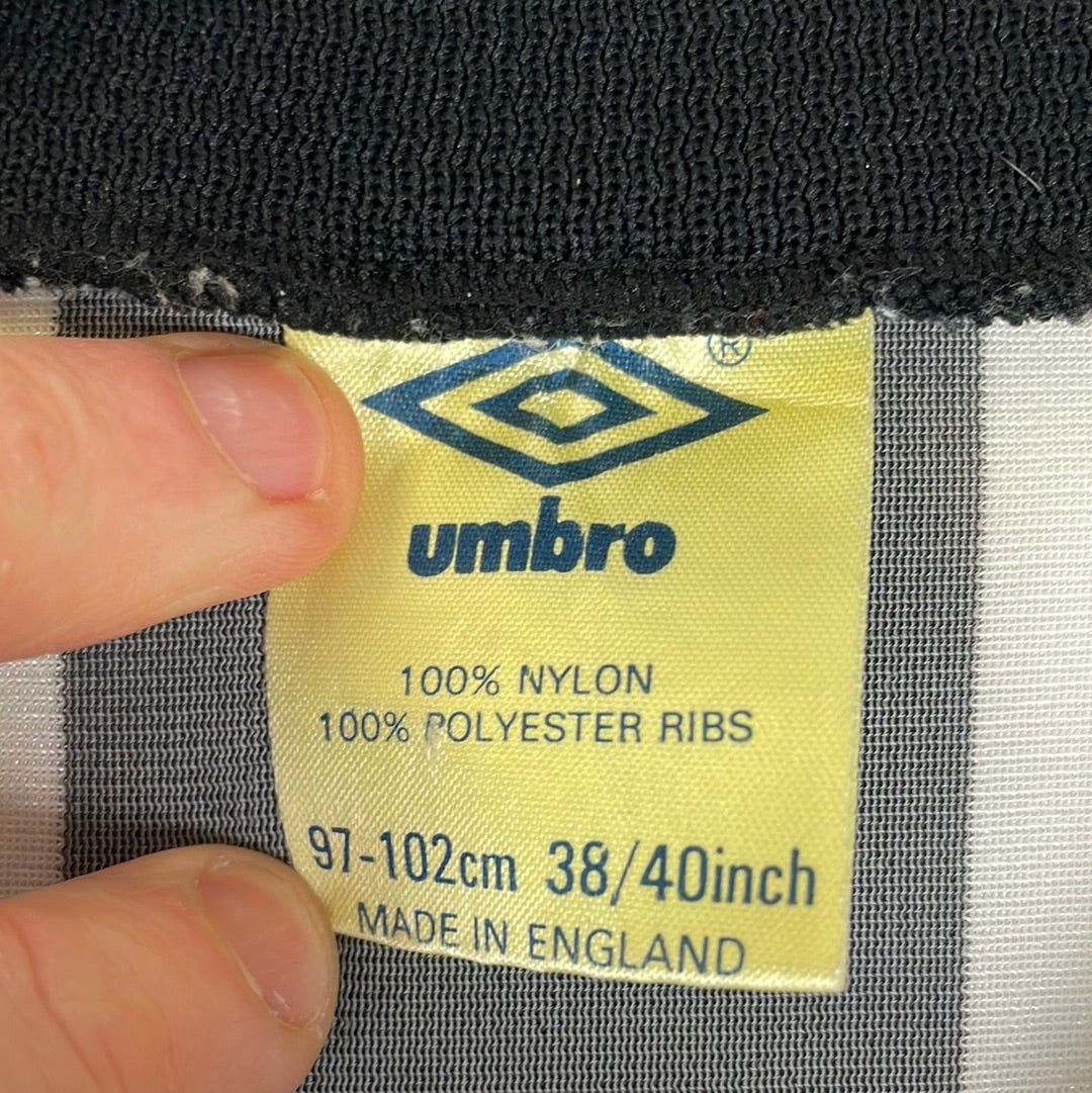 Umbro size label slightly discoloured