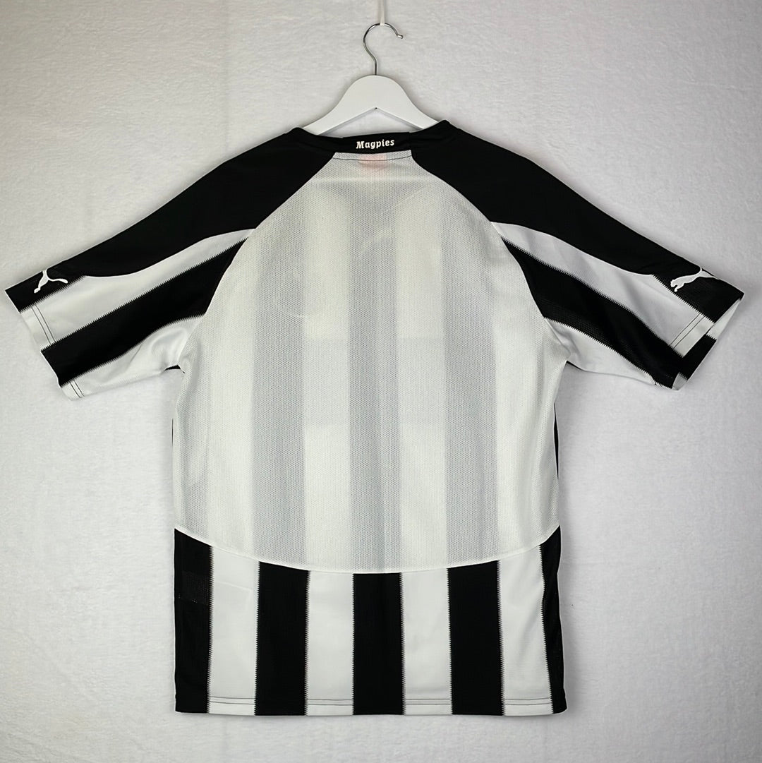 Newcastle United 2010/2011 Home Shirt - Medium - Excellent Condition