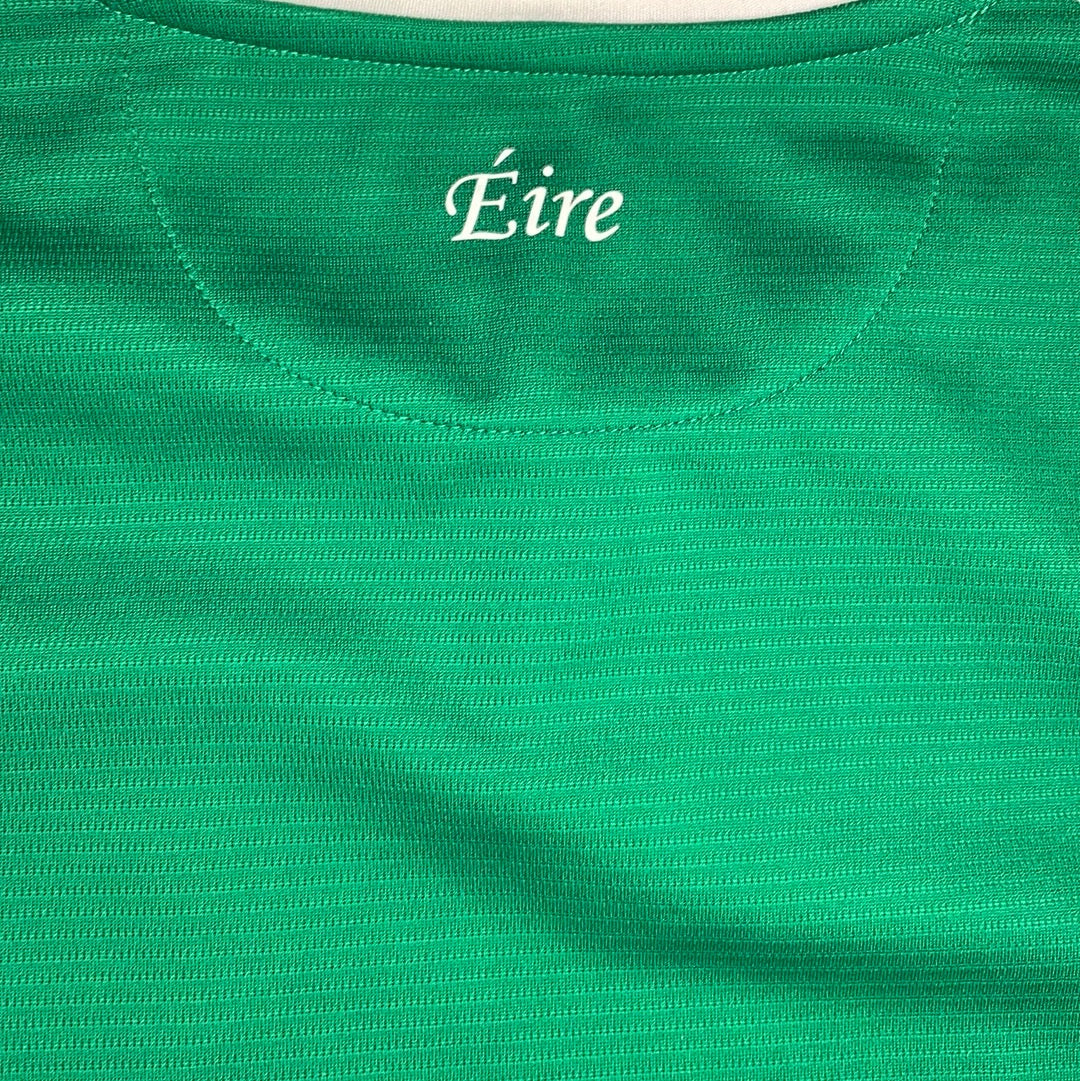 Eire back of the neck print